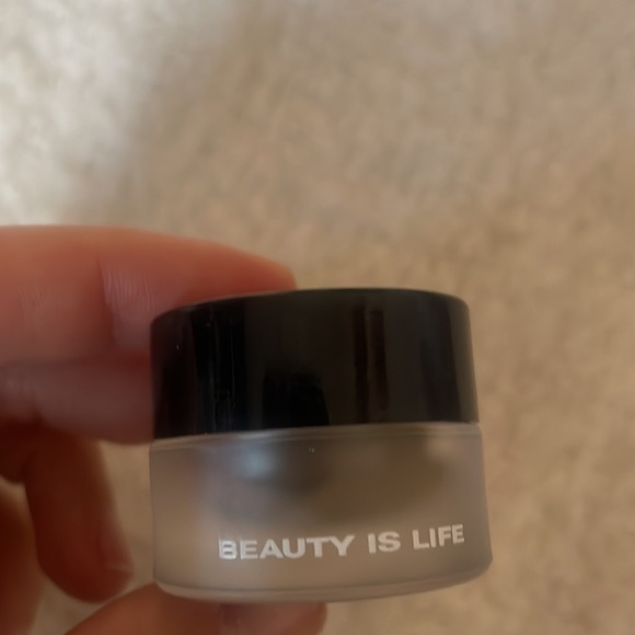 BEAUTY IS LIFE Camouflage Foundation 11C 5 ml - Picture 4 of 6